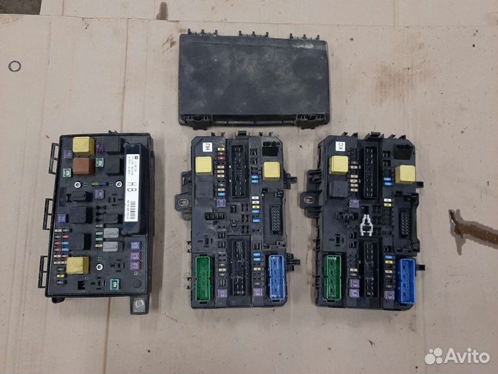 Блок предохранителей Opel Astra H Zafira B