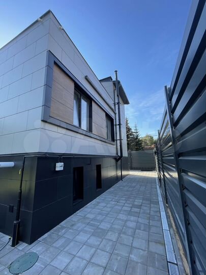 Коттедж 185 м² на участке 5,4 сот.