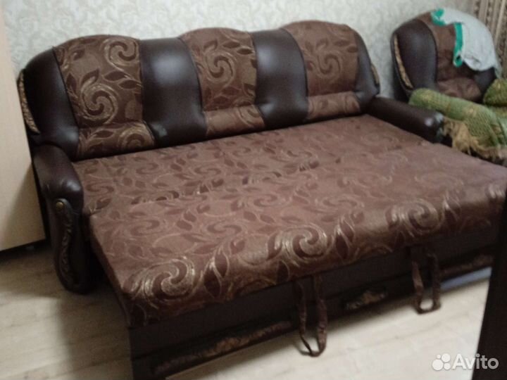 Кожаный диван бу