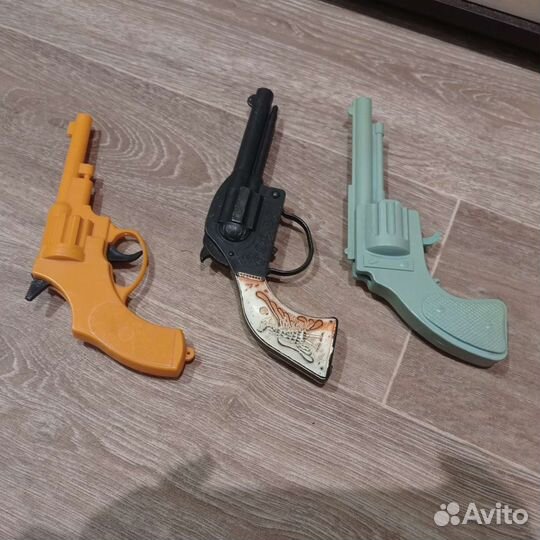 Игрушка пистолет СССР