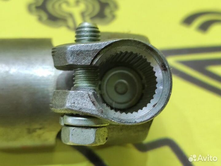 Рулевой карданчик Toyota Vista ZZV50 1ZZ-FE