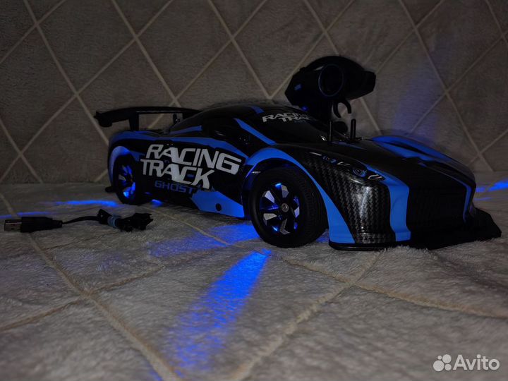 Машина на радиоуправлении для дрифта