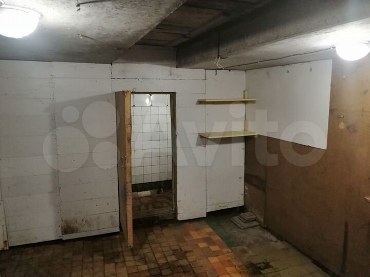 Гараж, > 30 м²