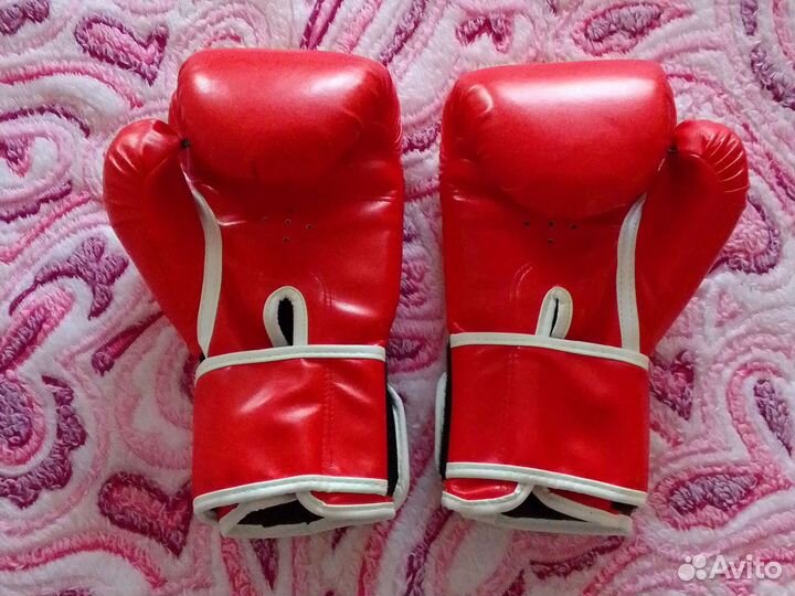 Боксерские перчатки everlast 10 oz