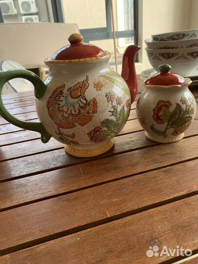 Заварочный чайник и схарница