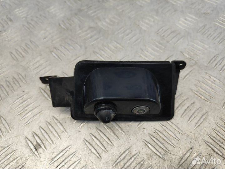 Камера заднего вида Land Rover Discovery 5 L462