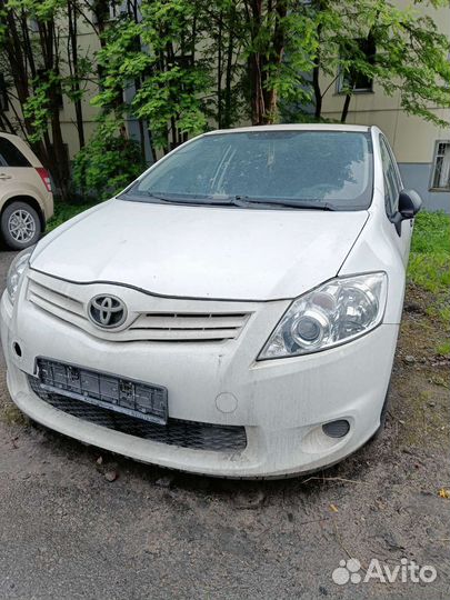 Toyota auris 1.6 робот на разбор