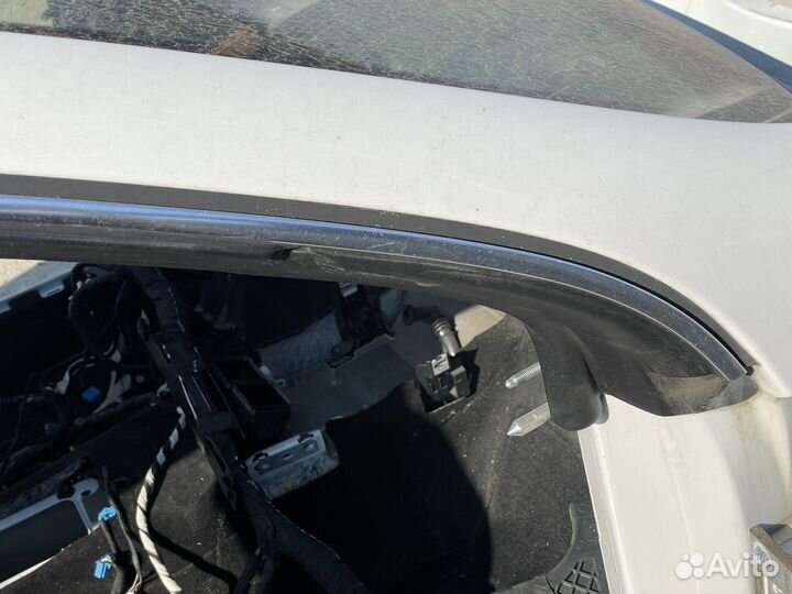 Молдинг верхний правый VW Passat cc