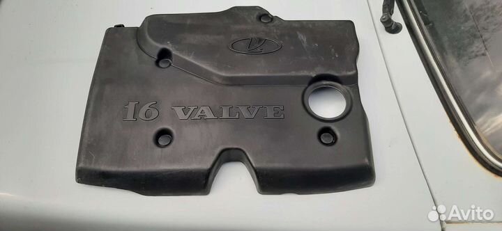 Крышка двигателя 2112