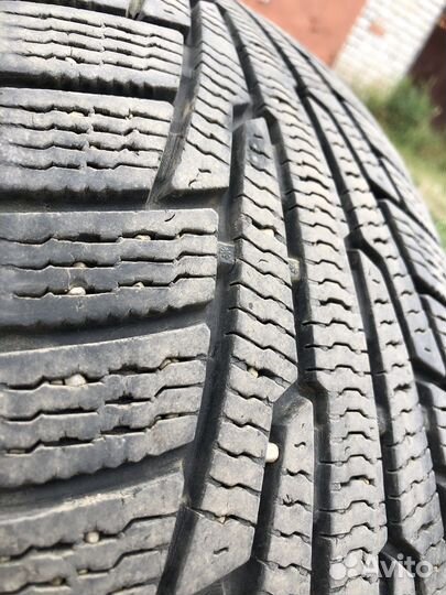 Nokian Tyres Hakkapeliitta R 215/60 R17