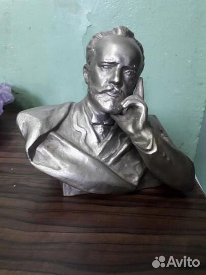 Бюст Пётр Ильич Чайковский.Скульптор Л.Торич