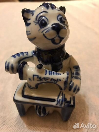 Статуэтка кошка