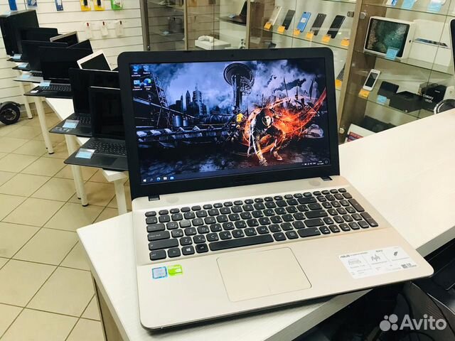 Ноутбук Asus core i5-7200/8gb/SSD256/MX920