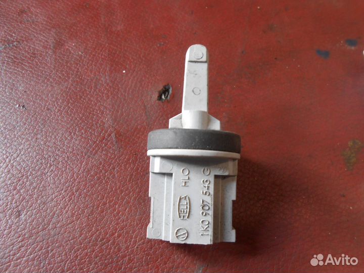 Датчик температуры воздуха Octavia A 5 Golf VAG