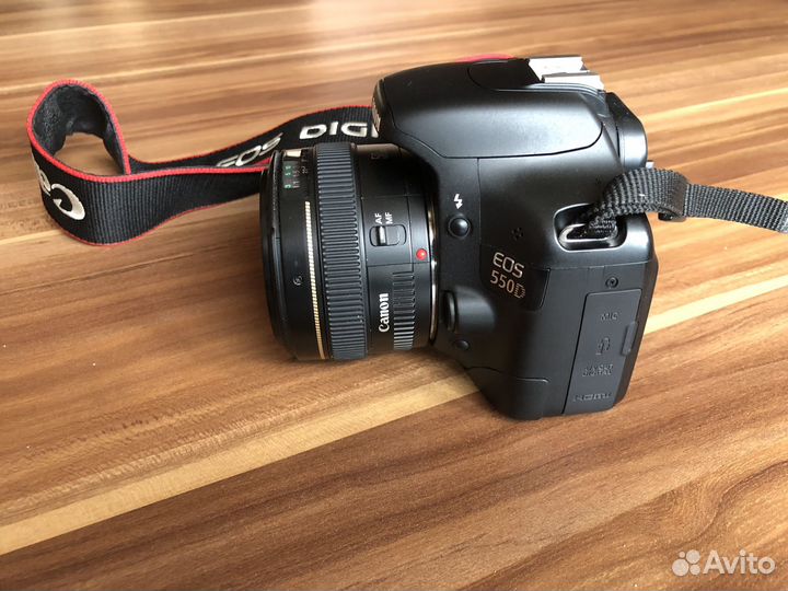 Зеркальный фотоаппарат canon EOS 550D