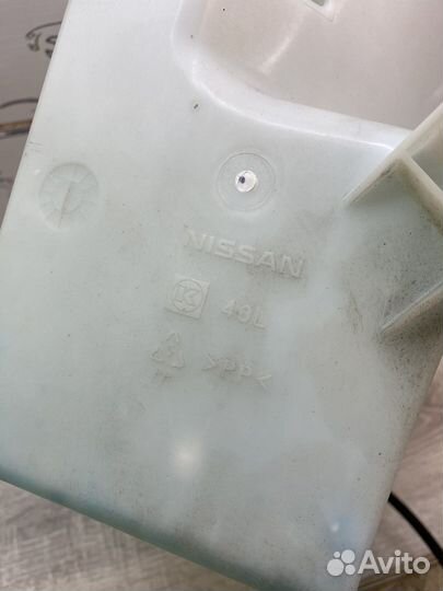 Бачок омывателя Nissan Teana J32 (с моторчиком)