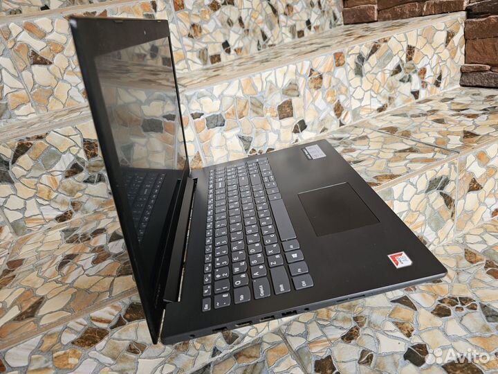 Свежий Lenovo 330/FullHD/A6-9225/4GB/R530 2GB