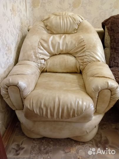 2 кресла из искусственной кожи