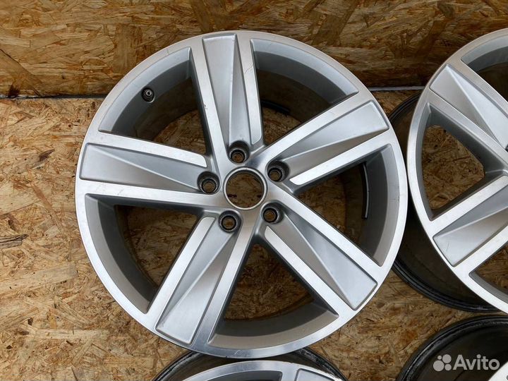 Комплект литых дисков R17x8 5x112