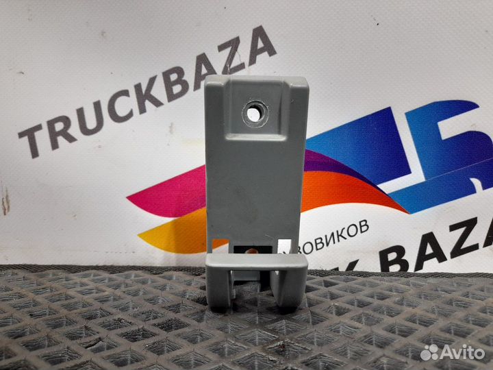 Вешалка для одежды Renault T