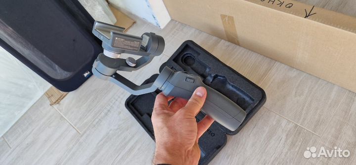 Cтабилизатор для смартфона DJI Osmo Mobile 2