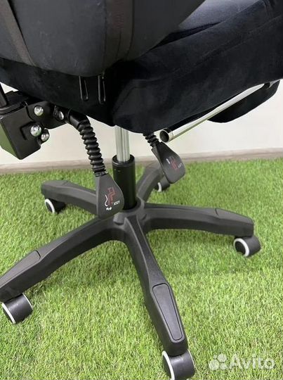 Офисное кресло (геймерское). Кресло для директора