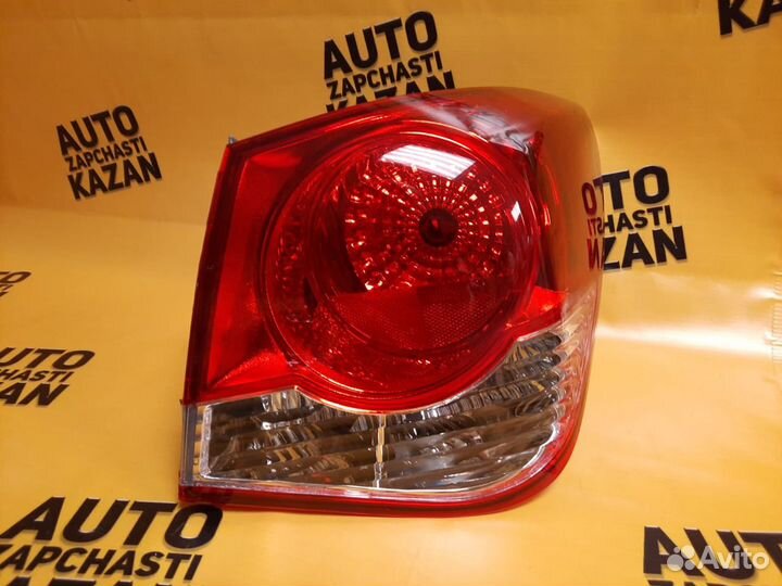 Фонарь задний правый внешний Chevrolet Cruze cедан