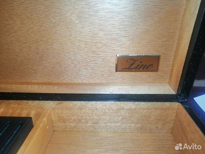 Zino Переносной хьюмидор из черной гладкой кожи