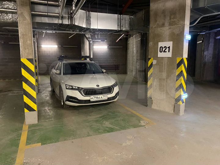 Машиноместо, 30 м²