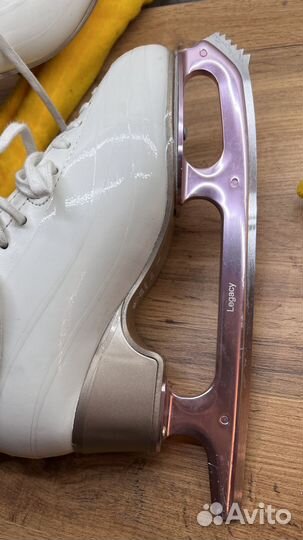 Фигурные коньки edea chorus 255