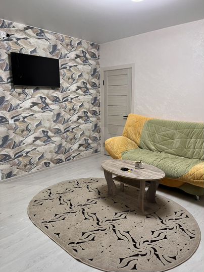 2-к. квартира, 43 м², 1/4 эт.