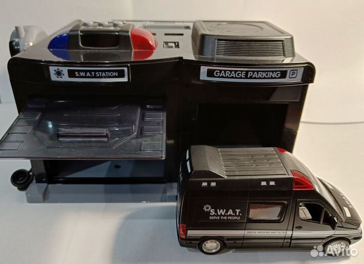 Детский гараж с машинкой