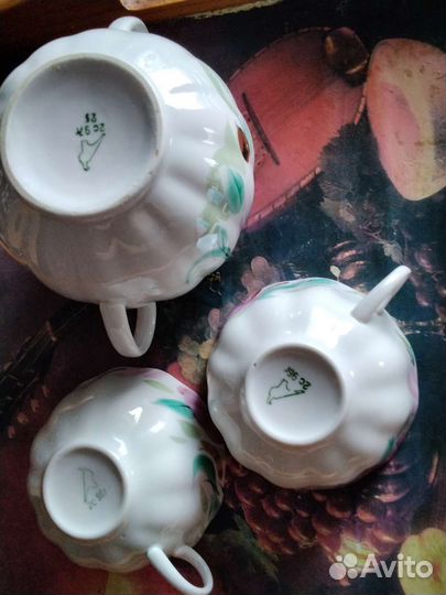 Сахарница, молочник и чашки Дулево