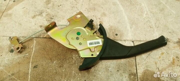 Рычаг стояночного тормоза (Geely Emgrand X7)