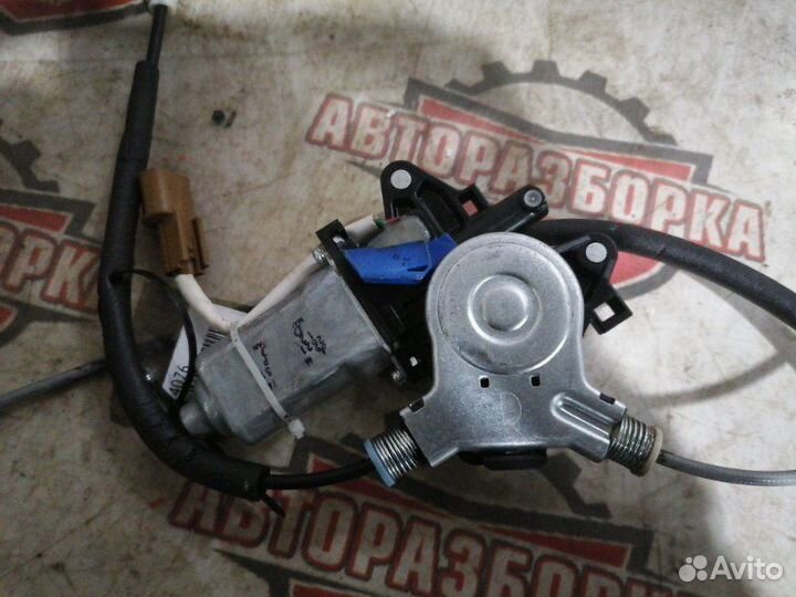 Стеклоподъемник передний правый Mitsubishi Fuso