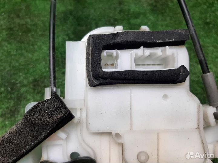 Замок двери задней левой Subaru Legacy/ Outback B