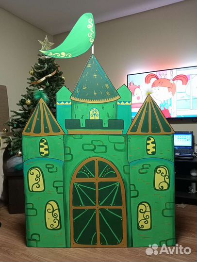 Декорации фотозона для спектакля из картона