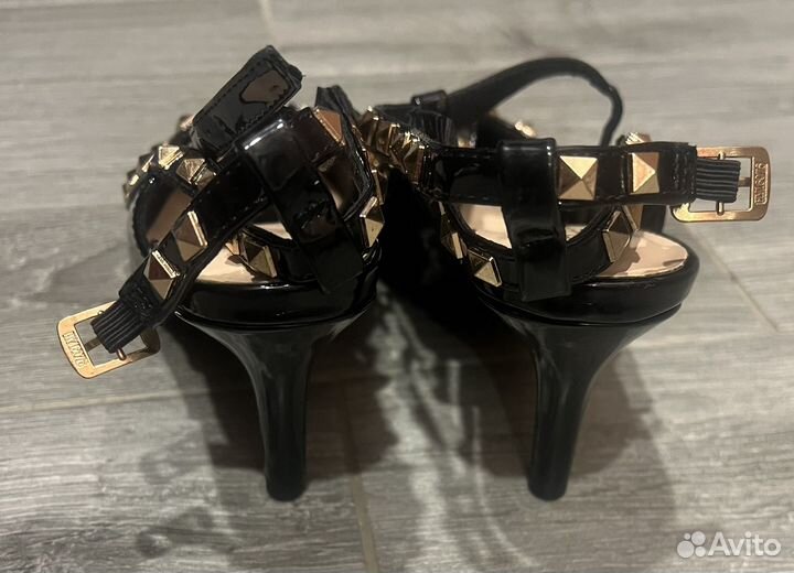 Новые модные туфли размер 35