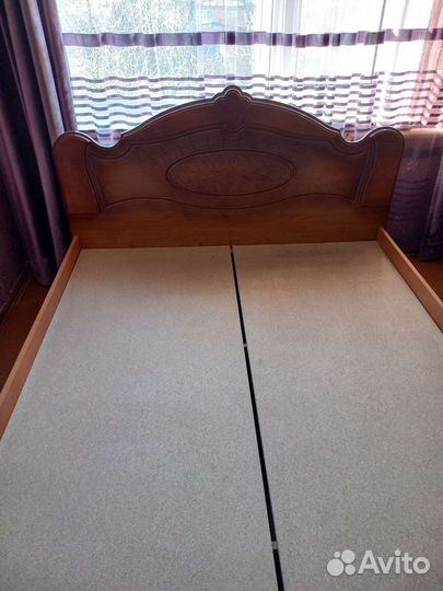 Спальный гарнитур