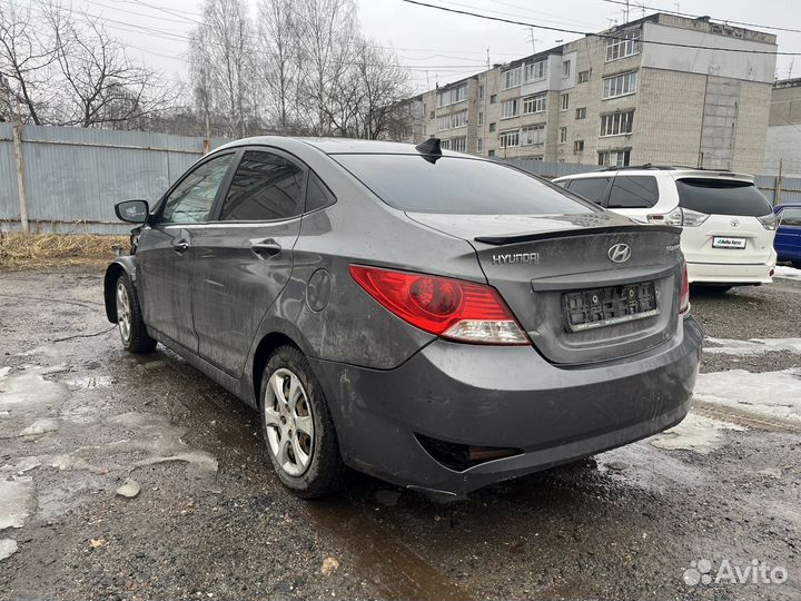 Hyundai Solaris 1.4 МТ, 2011, битый, 227 000 км