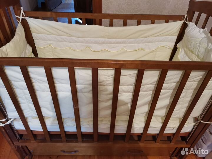 Детская кроватка