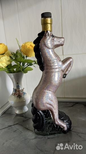 Пустая бутылка в виде лошади