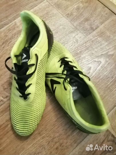 Футбольные бутсы