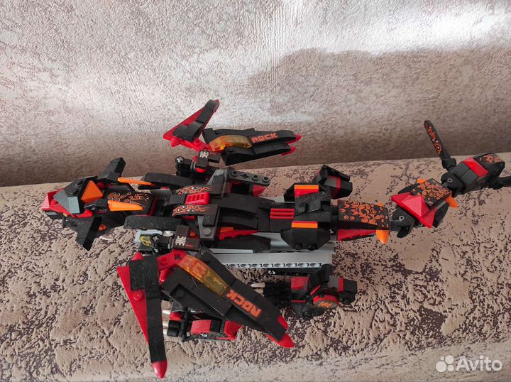 Lego дракон на пульте управления