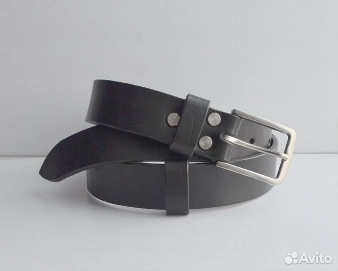 Ремень мужской из натуральной кожи черного цвета