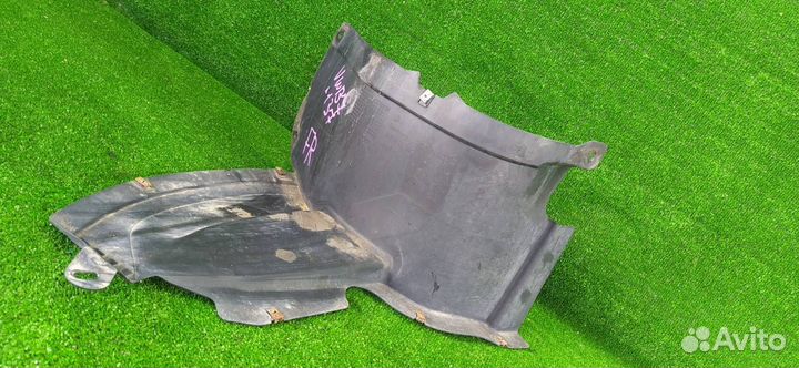 Подкрылок передний правый Volkswagen Passat B7