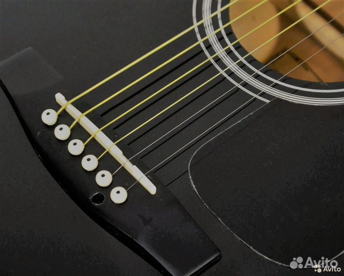 Гитара черная