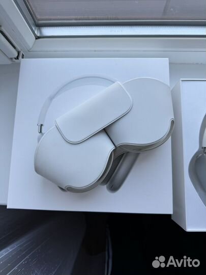 Apple airpods max silver