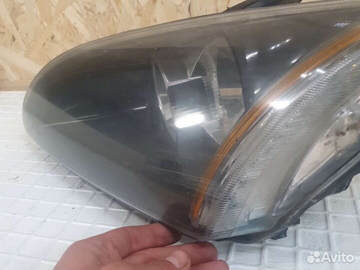 Фара левая форд фокус 2 2005-08 дефект