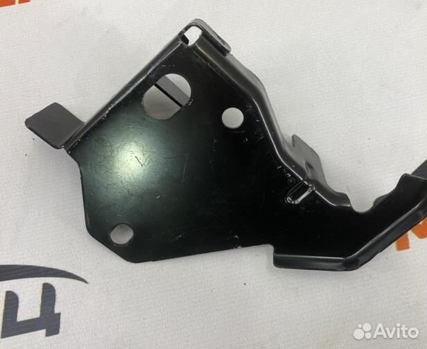 Крепление радиатора переднее правое Peugeot 308 SW